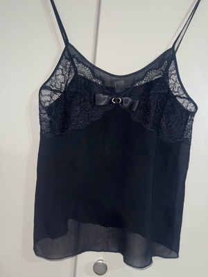 Luna lace top black like new, size M