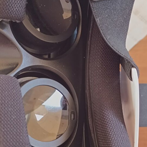 VR BOX virtual reality glasses with Bluetooth remote control like new