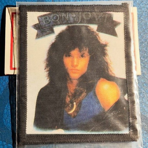 Bon Jovi vintage memorabilia set new, 3 patches and 1 badge