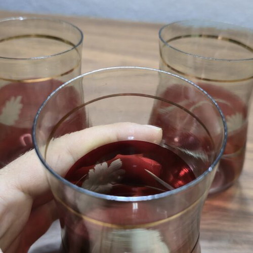 Vintage Two-Tone Glass Set with Pitcher and 4 Glasses like new