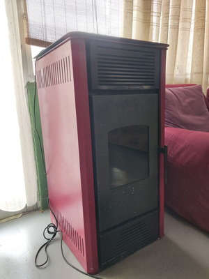 Σόμπα πέλλετ Grace 10kW μεταχειρισμένη με δώρο 10 τσουβάλια πέλλετ