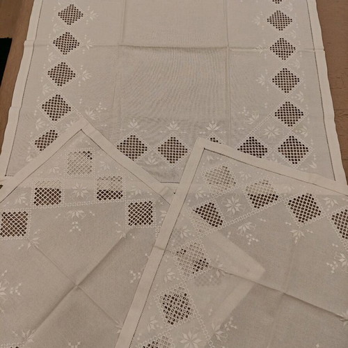 Lefkadian table linens like new, set of 3 pieces