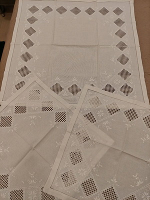 Lefkadian table linens like new, set of 3 pieces