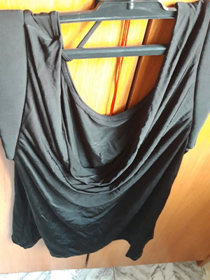 Catwalk women's black blouse medium new, timeless piece