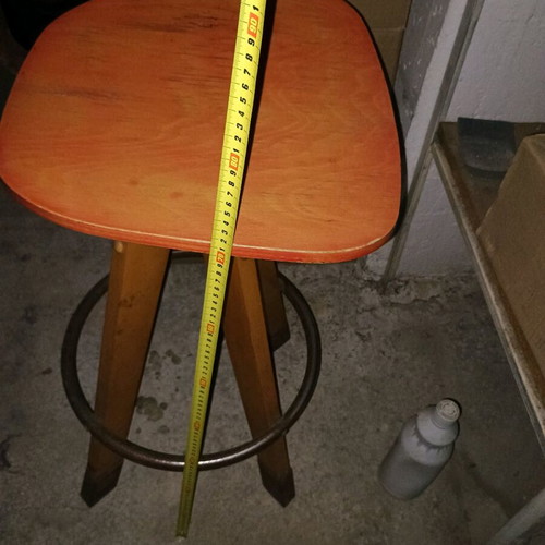 Bar stool used in very good condition