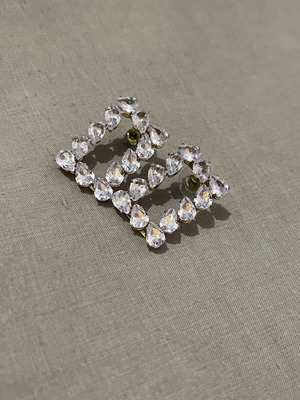 Dangling earrings like new, gold-colored