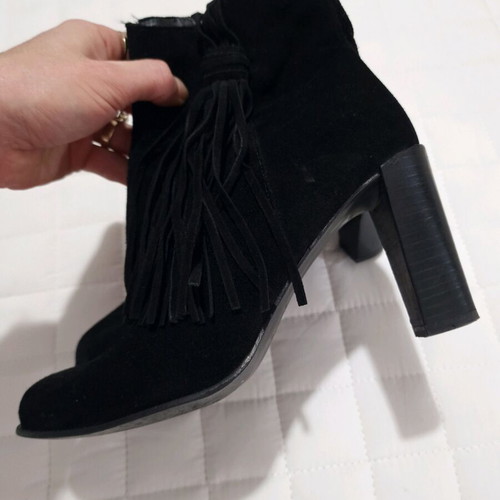 Karen Millen London black suede leather tassel ankle boots like new, size 38