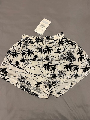 Bershka tropical shorts new, size XS
