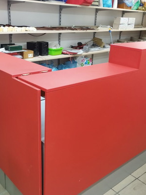 Reception desk red like new, dimensions 180x180x110 cm
