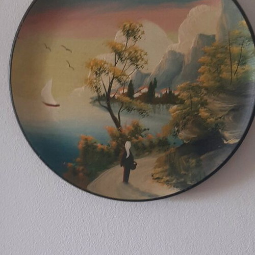 Ceramic plate hand-painted like new