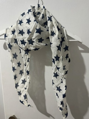 Scarf with star pattern like new, white and blue