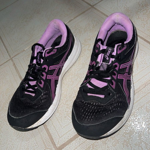 Asics αθλητικό γυναικείο παπούτσι μεταχειρισμένο, μαύρο και μωβ, νούμερο 36