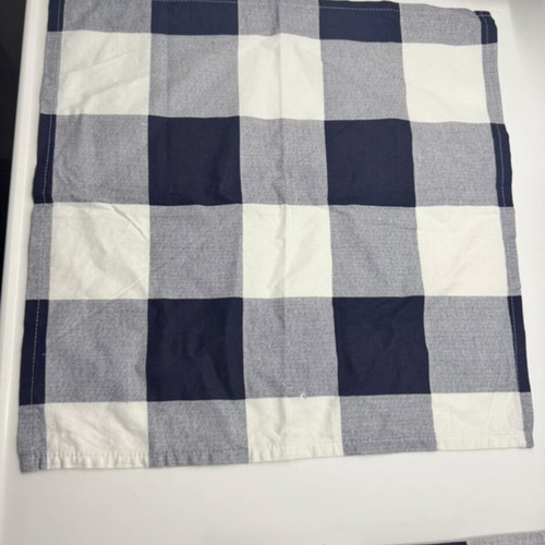 Set of 4 checkered fabric napkins 40x40 like new