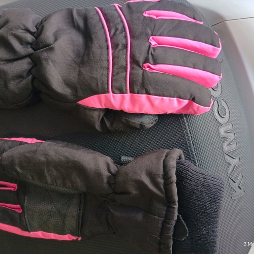 Children's ski gloves 9-14 years like new