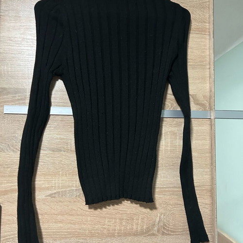 Zivago sweater used, very elastic with very soft fabric, black, size L