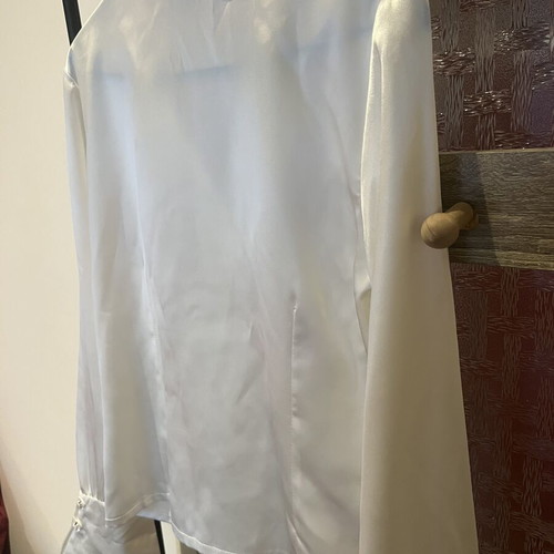 Satin shirt like new, one size, white cream