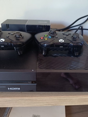 Xbox One 1TB console with 2 controllers like new