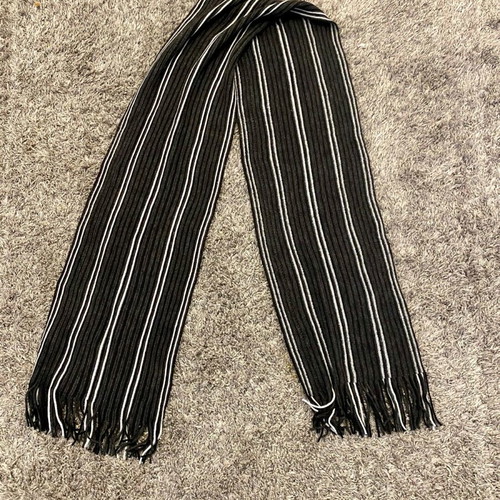 Scarf like new in very good condition