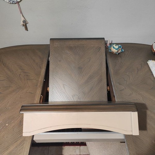 Oval dining table with 6 chairs country style like new