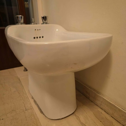 Ideal Standard bidet used, clean and ready to use