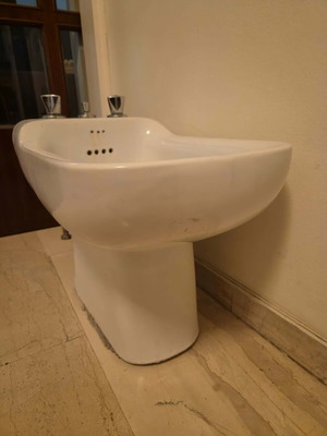 Ideal Standard bidet used, clean and ready to use
