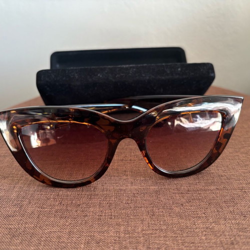 Meller Karoo Tigris Carbon sunglasses new, black-brown cat-eye
