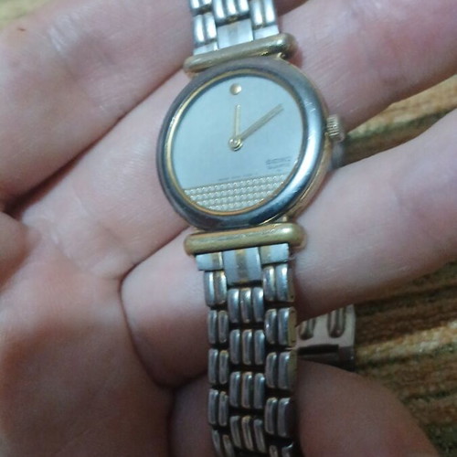 Seiko 2P20-0020 vintage quartz wristwatch used, gold and silver
