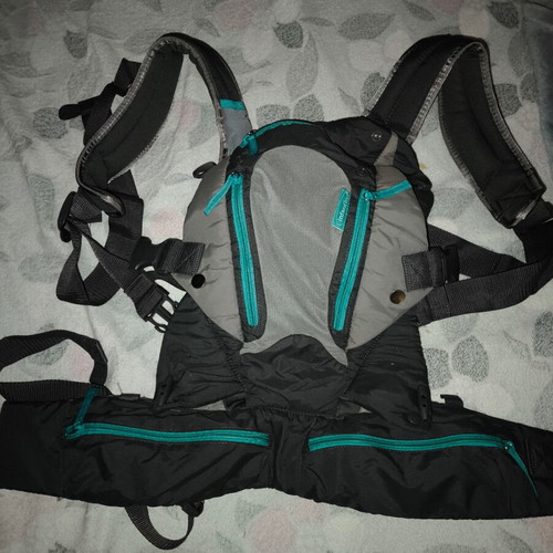 Infantino Carry On Multi-Pocket Baby Carrier like new up to 18kg