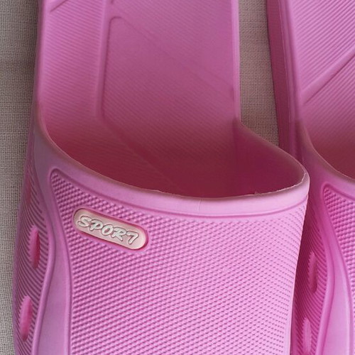Pink slippers new, size 37