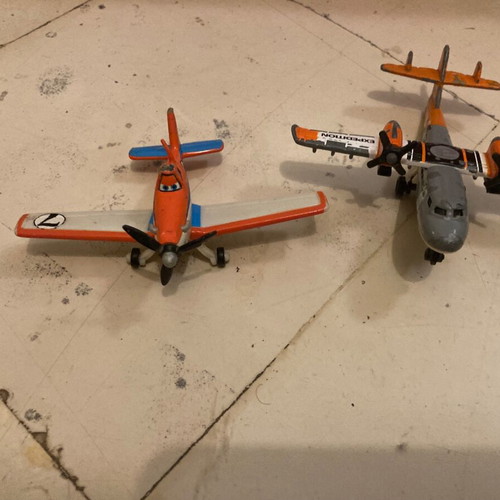 Toy airplanes and cars like new, with figures and remote control