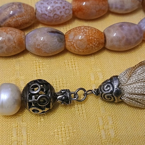 Agate worry beads used, scaly rare semi-precious stones