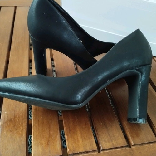 Black pumps new, size 36