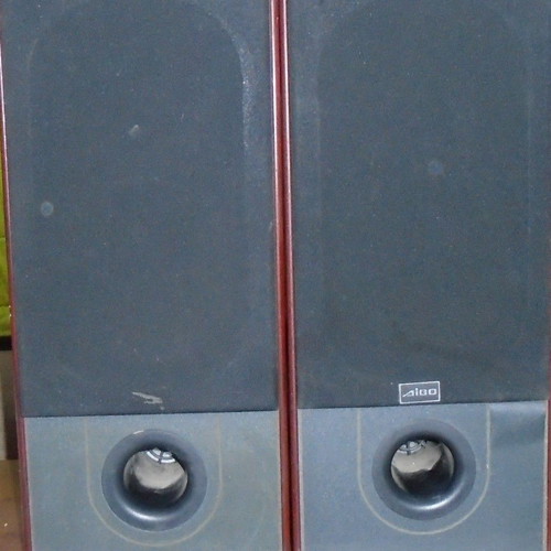 Speakers used, excellent sound, unknown brand