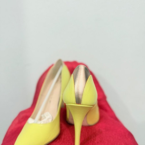 Mourtzi leather pumps new, yellow with bronze heel strap