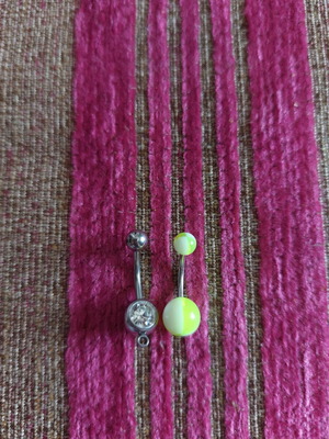 Navel Piercing Set like new, yellow and silver