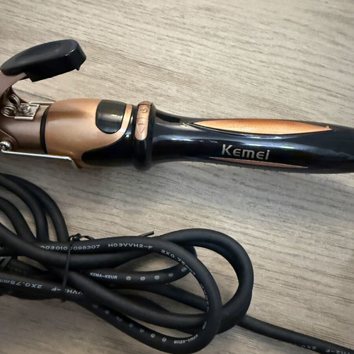 Kemei 32mm Curling Iron Like New for Natural Curls