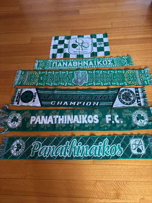 Scarves like new, pack of 5 with polyshare badge