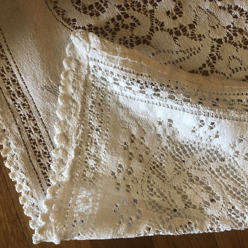 Vintage ecru tablecloth 150x200cm machine lace used