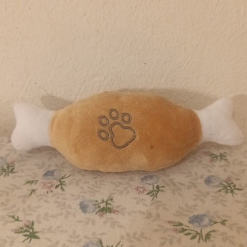 Plush pet toy set with squeaker mechanism, like new, 5 pieces