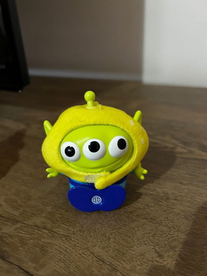 Disney Pixar Toy Story φιγούρα Alien σαν καινούργιο με κίτρινη υφασμάτινη κουκούλα