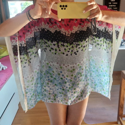Beach tunic S/M with floral print, cut-out waist and wide sleeves like new