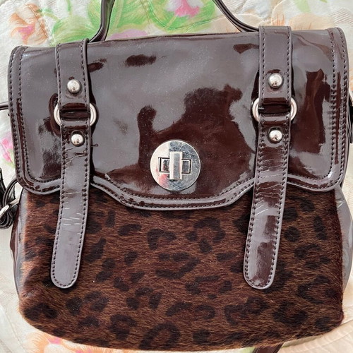 Crossbody bag with fur and patent leather like new brown