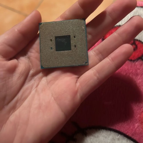 AMD Athlon Gold 3150G like new