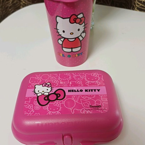 Tupperware set twin and cup with spout Hello Kitty new