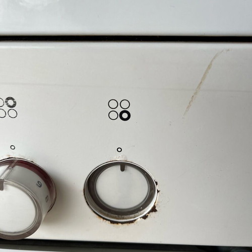 Pitsos oven used with minor issue on right knob