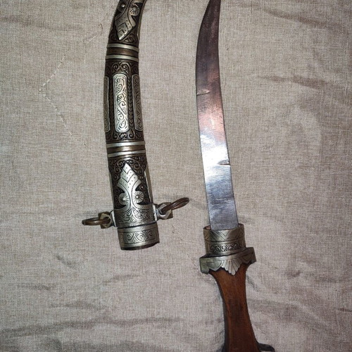 Traditional Arabic Jambiya dagger like new, authentic collectible piece