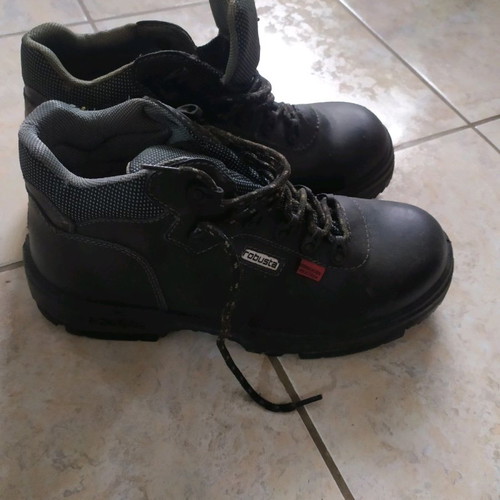 Robusta dielectric safety boot new, size 43