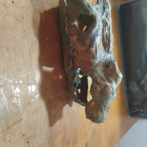 Aquarium decoration used, broken clasp, can be tied with thread
