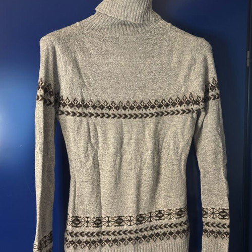 Women's long-sleeve turtleneck like new, size L, black and gray