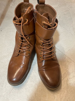 Brown ankle boots size 39 like new